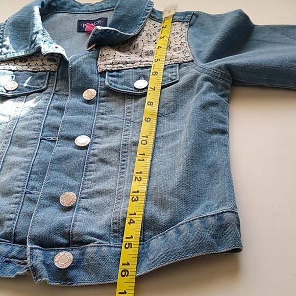 Place girls jean jacket with lace detail. Size M - Picture 8 of 8